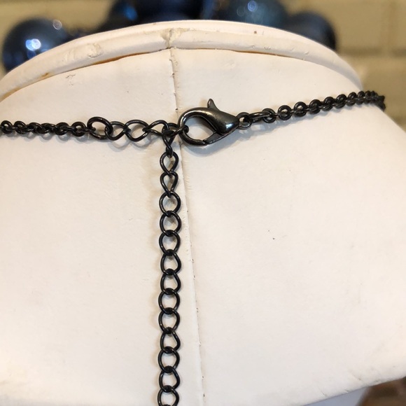 💍HOST PICK!💍 Black and Blue Necklace And Earrings Set - Picture 7 of 9